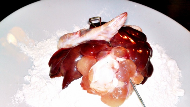 Vyprážané kuracie krídelká plnené kuracou pečeňou (fotorecept) - obrázok 5