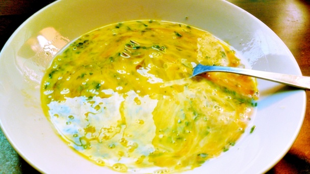 Vyprážané kuracie krídelká plnené kuracou pečeňou (fotorecept) - obrázok 10