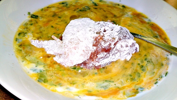 Vyprážané kuracie krídelká plnené kuracou pečeňou (fotorecept) - obrázok 11