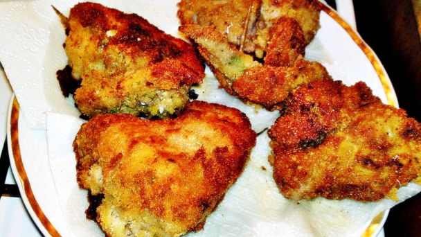 Vyprážané kuracie krídelká plnené kuracou pečeňou (fotorecept) - obrázok 17
