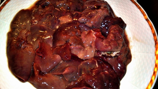 Kuracia pečeň na údenej paprike a údenej slanine z mangalice (fotorecept) - obrázok 1