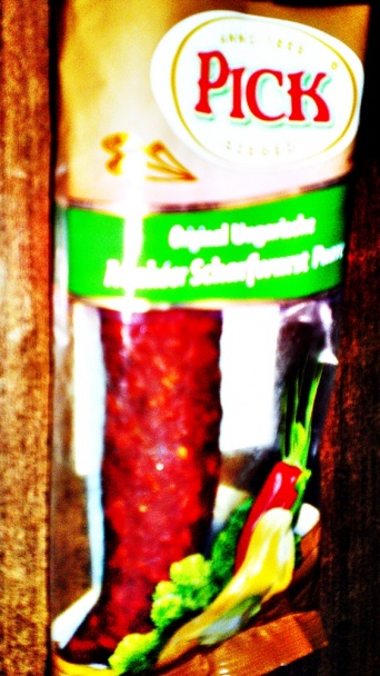 Zapekané prekladané zemiaky s dubákmi a Pick klobásou (fotorecept) - obrázok 1