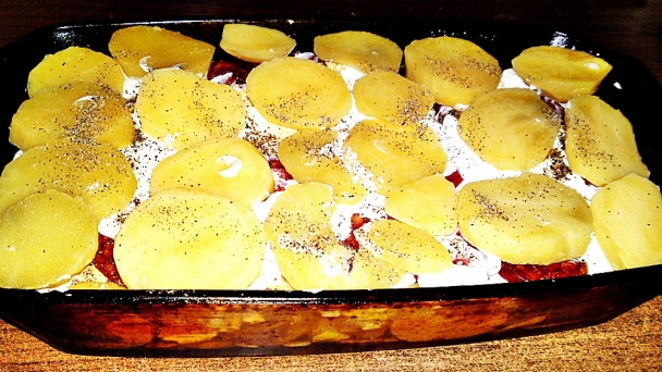 Zapekané prekladané zemiaky s dubákmi a Pick klobásou (fotorecept) - obrázok 12