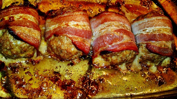 Pikantné fašírky v kabátiku z údenej slaniny (fotorecept) - obrázok 11