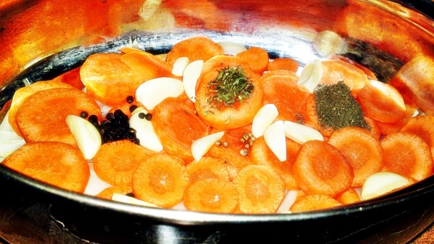 Pečené bravčové pliecko marinované vo vínovej marináde (fotorecep) - obrázok 4