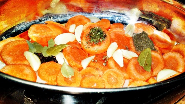 Pečené bravčové pliecko marinované vo vínovej marináde (fotorecep) - obrázok 5