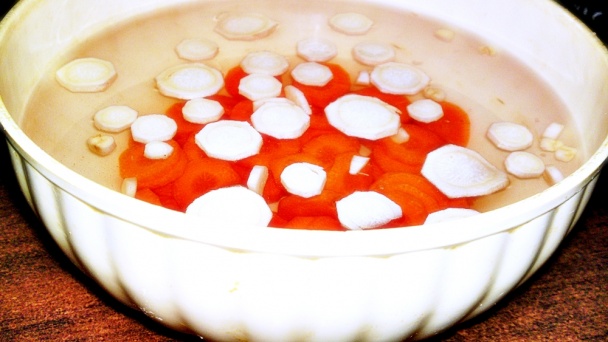 Polievka s kuriatkami a jahňacími mäsovými knedličkami (fotorecept) - obrázok 2