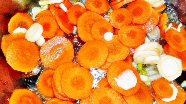 Polievka s kuriatkami a jahňacími mäsovými knedličkami (fotorecept) - obrázok 11