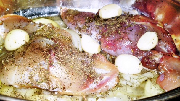 Pečené králičie stehná na víne a bylinkách (fotorecept) - obrázok 8