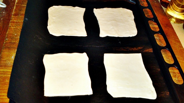 Rýchly jablkový koláč z lístkového cesta (fotorecept) - obrázok 2