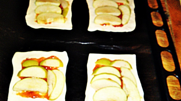 Rýchly jablkový koláč z lístkového cesta (fotorecept) - obrázok 5