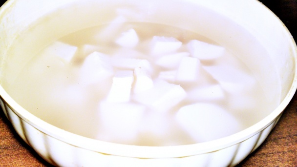 Pikantná polievka zo svetlých batátov s hubami (fotorecept) - obrázok 2