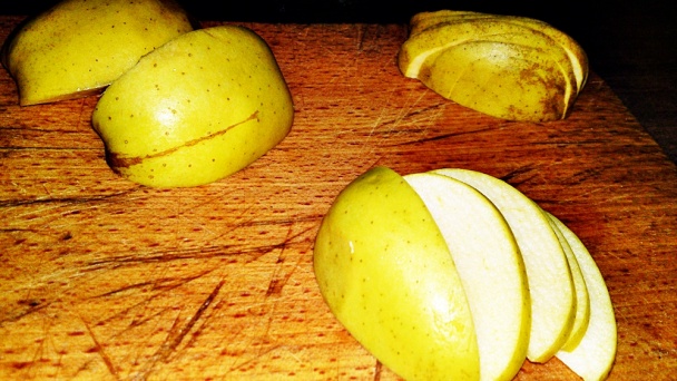 Jablkový koláč z lístkového cesta s karamelom (fotorecept) - obrázok 4