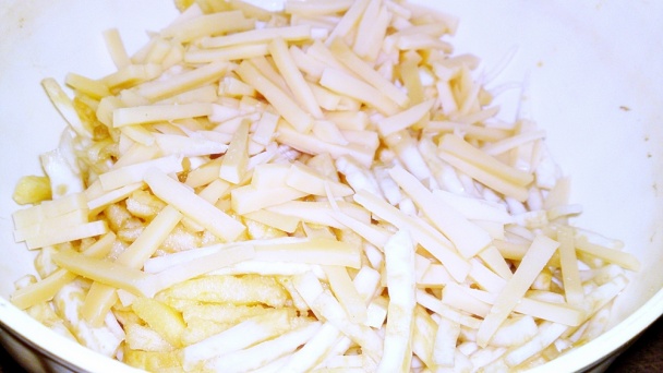 Šalát z jablka, zeleru, syra a orechov na môj spôsob (fotorecept) - obrázok 8