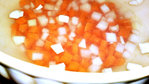 Žemľovka na slano s dubákmi a so zeleninou (fotorecept) - obrázok 1