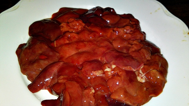 Závitky z kuracích pŕs plnené domácou paštétou z kuracej pečene (fotorecept) - obrázok 1