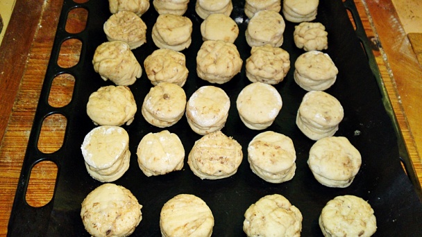 Lístkujúce oškvarkové pagáče (fotorecept) - obrázok 13