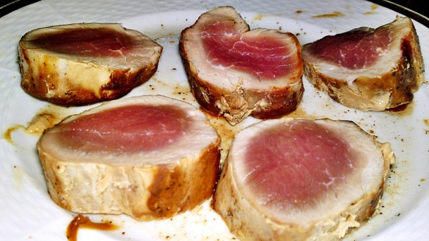 Medailónky z bravčovej panenky vo vínovo-horčicovo-smotanovej omáčke (fotorecept) - obrázok 2