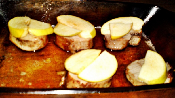 Medailónky z bravčovej panenky vo vínovo-horčicovo-smotanovej omáčke (fotorecept) - obrázok 6