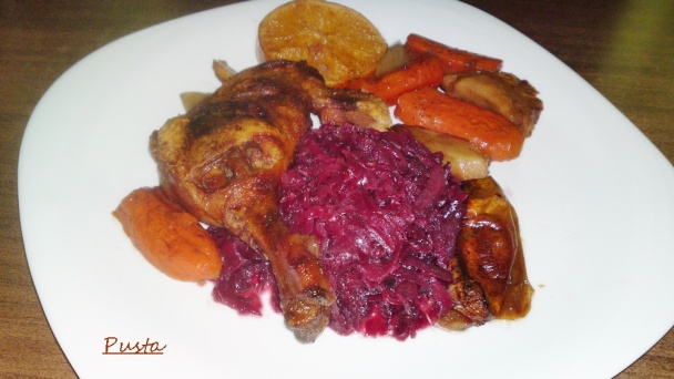 Pečené kačacie stehná na pomarančoch, jablkách a zelenine s červenou kapustou na víne (fotorecept) - obrázok 14