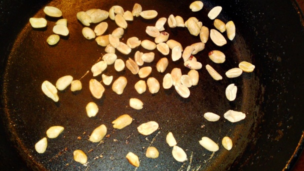 Šalát z valeriánky poľnej s arašidmi (fotorecept) - obrázok 1