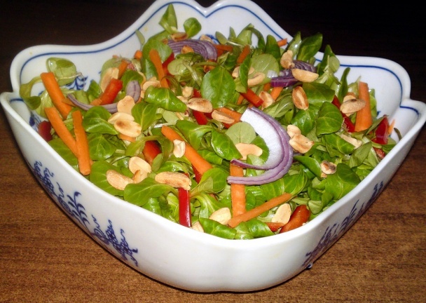Šalát z valeriánky poľnej s arašidmi (fotorecept) - obrázok 14