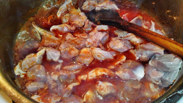 Pikantný perkelt z kuracích žalúdkov s údenou paprikou (fotorecept) - obrázok 9