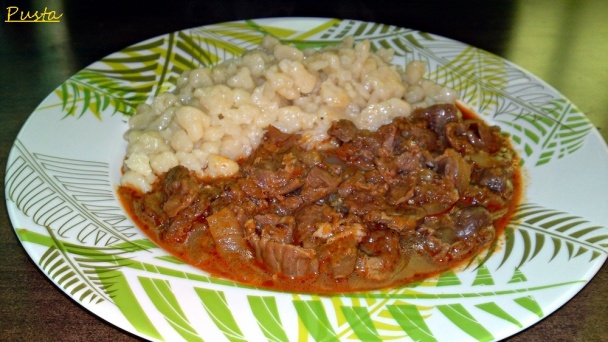 Pikantný perkelt z kuracích žalúdkov s údenou paprikou (fotorecept) - obrázok 14