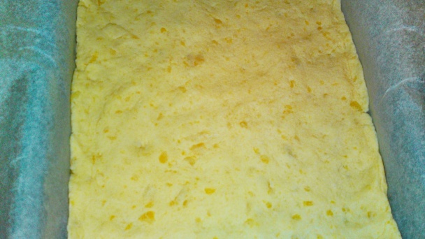 Slaný zemiakový koláč plnený cibuľou (fotorecept) - obrázok 7