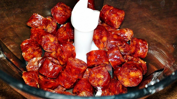 Klobásová nátierka z Csabai csípős kolbász (fotorecept) - obrázok 1