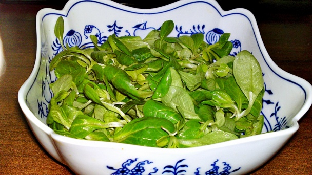 Šalát z valeriánky, jablka, vajec a prosciutto crudo (fotorecept) - obrázok 6