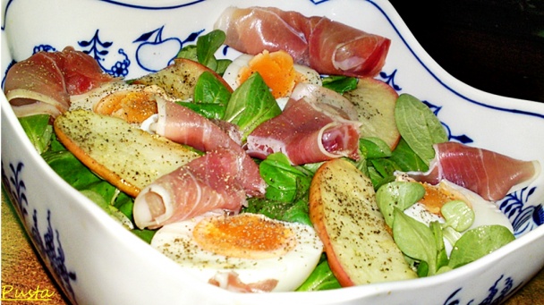 Šalát z valeriánky, jablka, vajec a prosciutto crudo (fotorecept) - obrázok 12