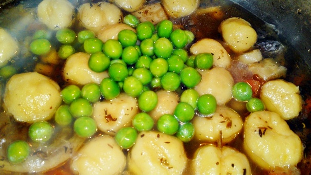 Polievka ragú zo srnčieho stehna so smrčkami a s estragónom (fotorecept) - obrázok 10