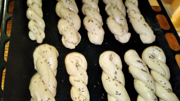 Veľkonočné krútené slané pečivo (fotorecept) - obrázok 11