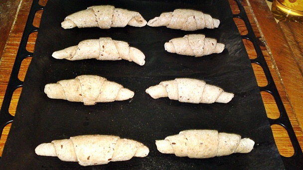 Grahamové rohlíky s ľanovými semienkami a rascou (fotorecept) - obrázok 10