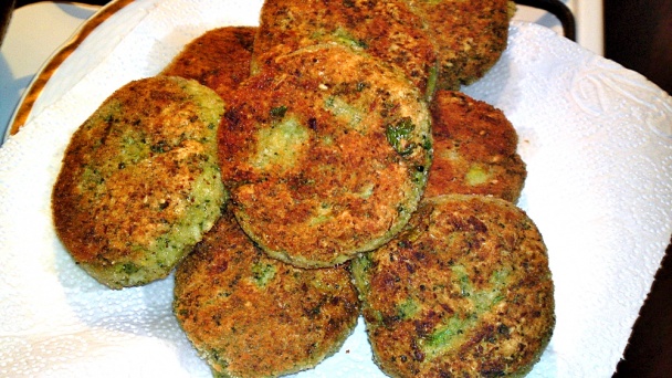 Brokolicové fašírky s tekvicovými semienkami a sezamom (fotorecept) - obrázok 11