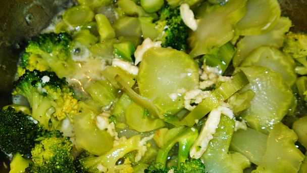 Veľkonočná brokolicová omáčka s volským okom (fotorecept) - obrázok 5