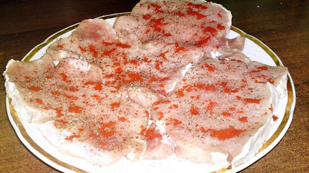 Zapekané bravčové rezne v zemiakoch s kyslou smotanou (fotorecept) - obrázok 3