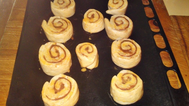 Škandinávske sladké pečivo - Kanelbullar (fotorecept) - obrázok 8