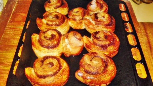 Škandinávske sladké pečivo - Kanelbullar (fotorecept) - obrázok 10