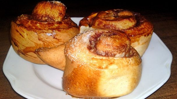 Škandinávske sladké pečivo - Kanelbullar (fotorecept) - obrázok 12