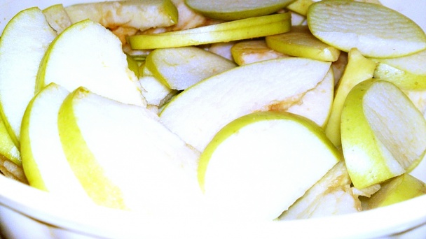 Jablkový koláč s marhuľovým džemom a s rumom (fotorecept) - obrázok 8