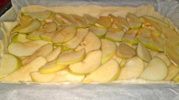 Jablkový koláč s marhuľovým džemom a s rumom (fotorecept) - obrázok 11