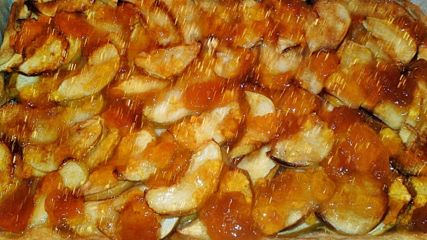 Jablkový koláč s marhuľovým džemom a s rumom (fotorecept) - obrázok 14