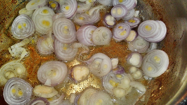 Kuracie prsia v smotanovej omáčke s kuriatkami a pažítkou (fotorecept) - obrázok 5