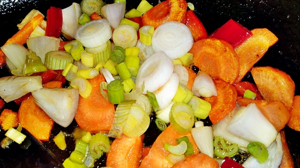 Kuskus - Couscous s oprážanou zeleninou a bylinkami (fotorecept) - obrázok 7