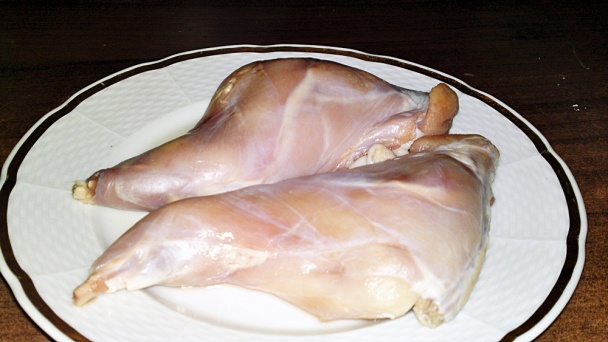 Pečené - dusené králičie stehná na masle a Chardonnay (fotorecept)  - obrázok 1