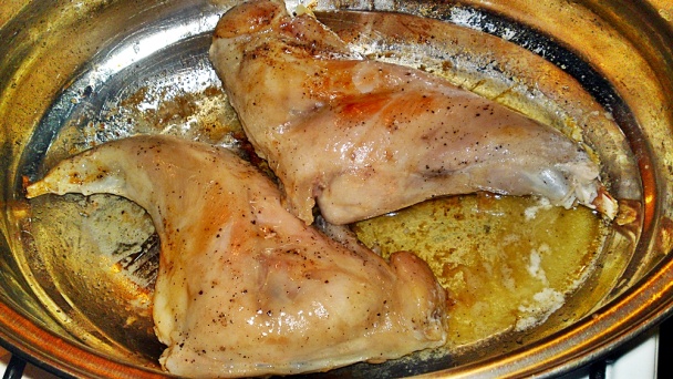 Pečené - dusené králičie stehná na masle a Chardonnay (fotorecept)  - obrázok 7