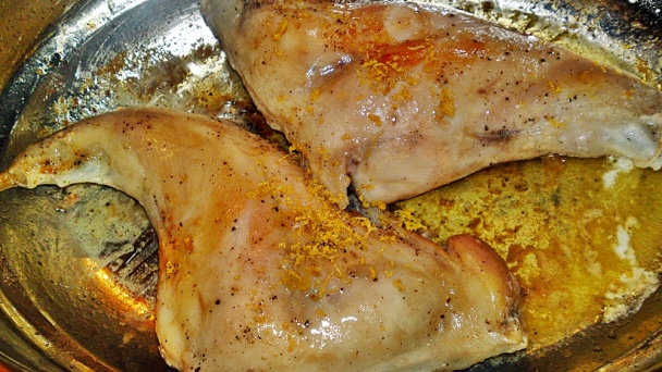 Pečené - dusené králičie stehná na masle a Chardonnay (fotorecept)  - obrázok 8