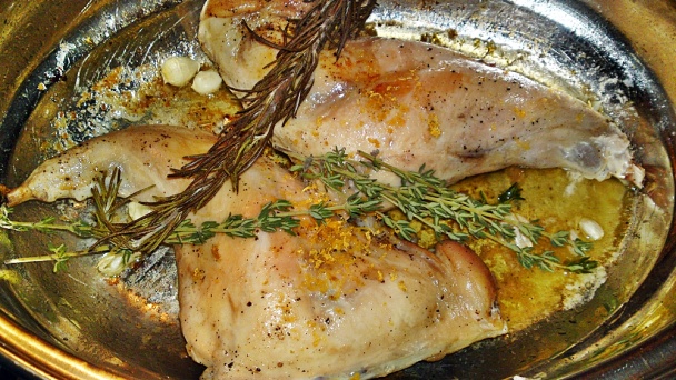 Pečené - dusené králičie stehná na masle a Chardonnay (fotorecept)  - obrázok 10